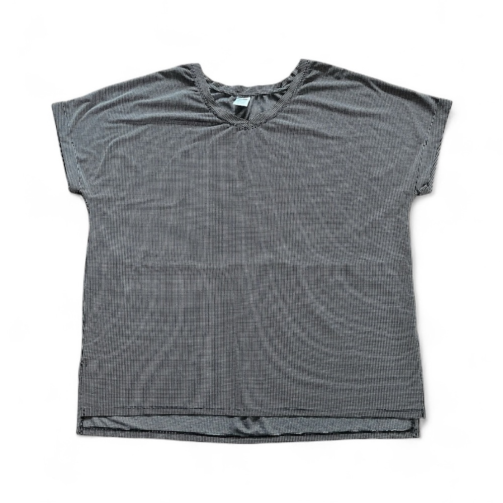 Avia Women’s Shirt Black and White Size XXXL